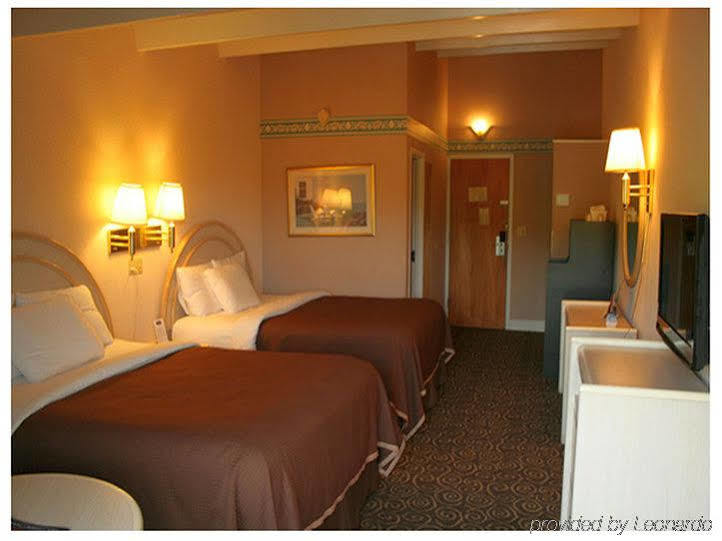 Tiki - George Resort Lake George