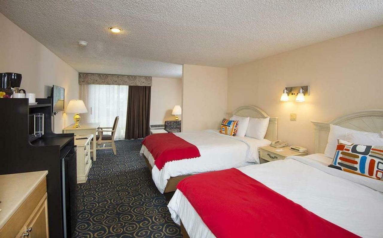 Resort Tiki - George Lake George