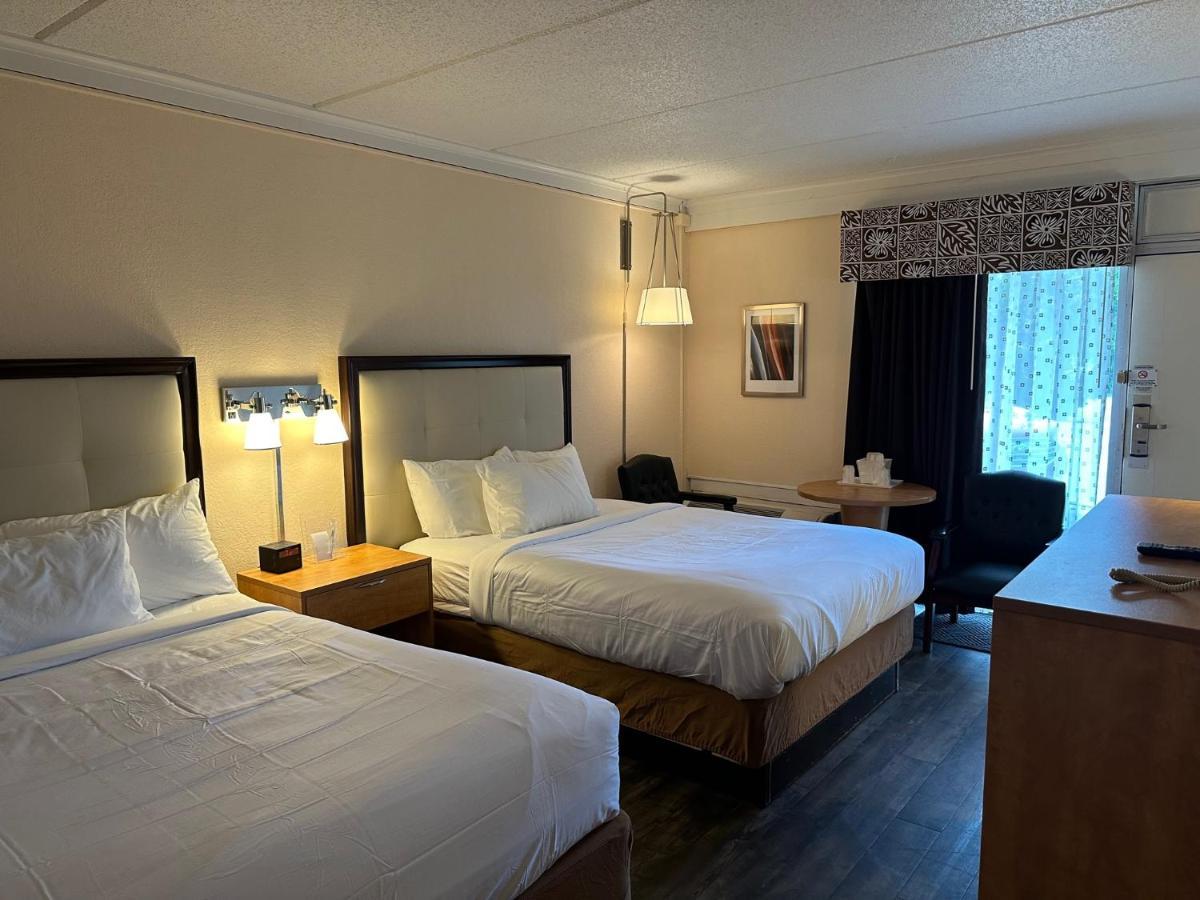 Resort Tiki - George Lake George