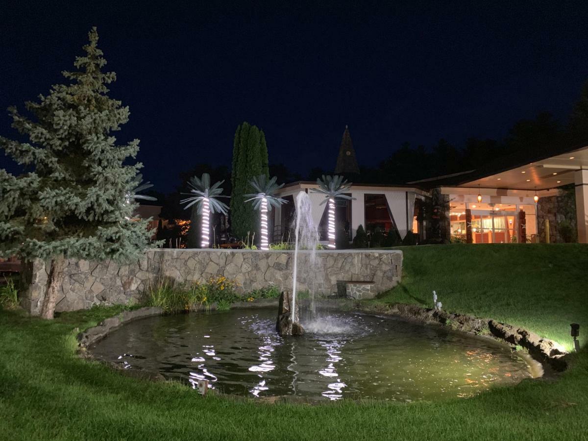 Resort Tiki - George Lake George